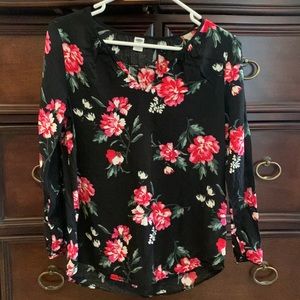 Old Navy blouse 🌺